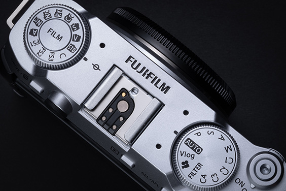 FUJIFILM X-M5