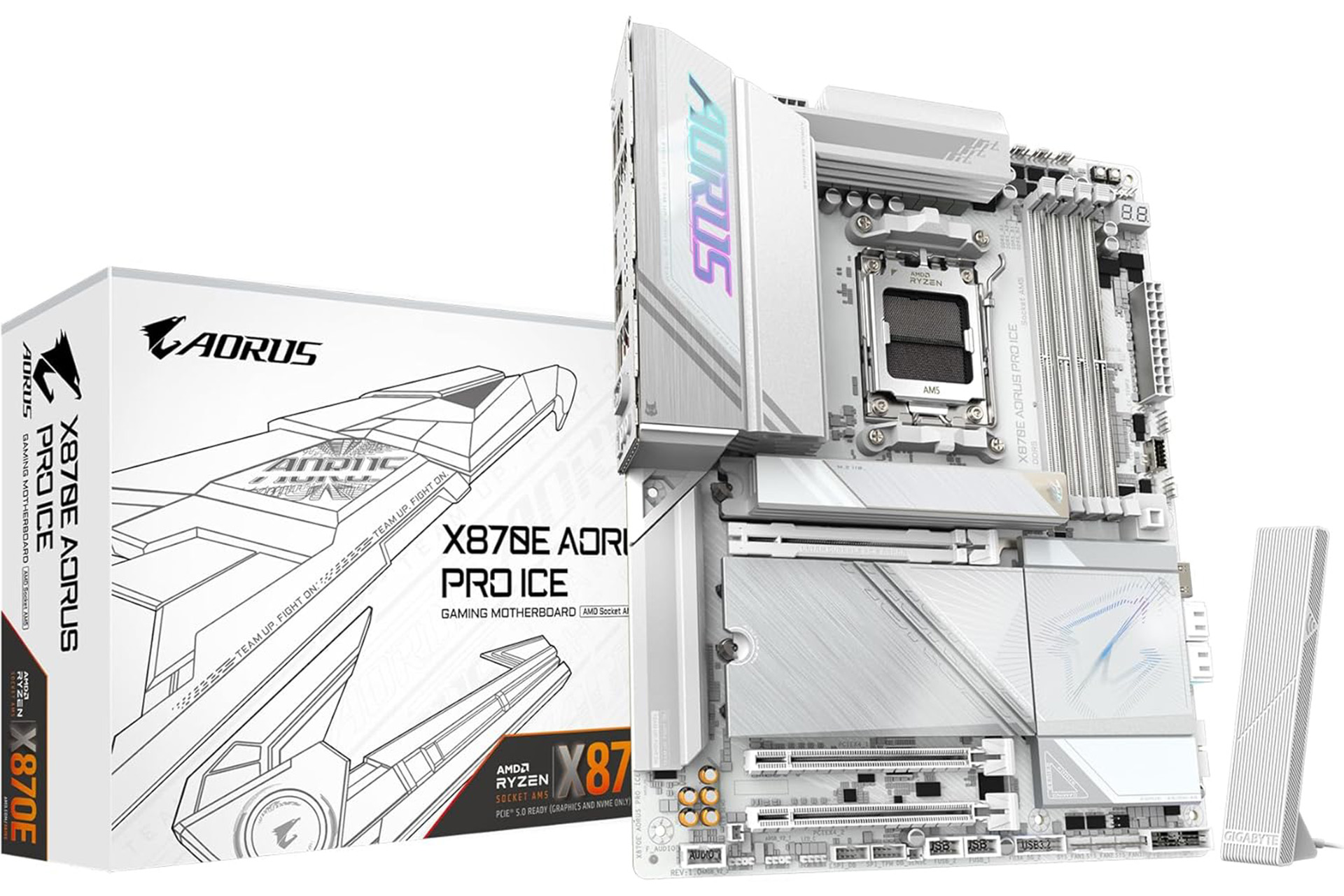 GIGABYTE X870E AORUS PRO ICEマザーボード本体と製品パッケージ。白色を基調としたデザインが特徴。