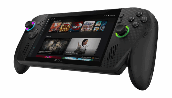 ASUS ROG Xbox Ally Xの黒い本体を斜めから捉えた画像。画面にはゲームのUIが表示されている。