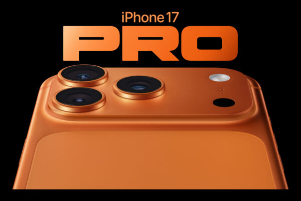 オレンジ色のiPhone 17 Proの背面カメラ部分のクローズアップ。新しいトリプルカメラシステムが写っている。